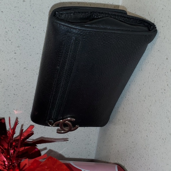 CHANEL Caviar leather wallet - Picture 3 of 13